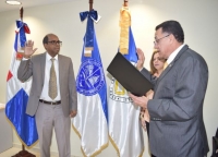 Decano FCS-UASD juramenta nuevo coordinador Oficina Residencias Médicas