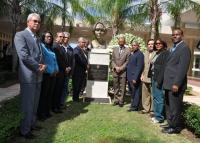 UASD deposita ofrenda floral para conmemorar el 42 aniversario asesinato Sagrario Ercira Díaz