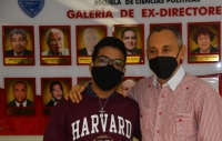 Escuela Ciencias Políticas UASD designa estudiante honorario a dominicano admitido en Universidad de Harvard