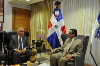 Rector UASD recibe visita embajador dominicano en Perú