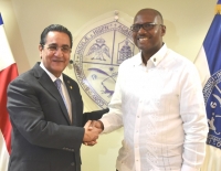 Rector UASD recibe visita alcalde Santo Domingo Este