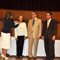 Servidores UASD reciben Medalla al Mérito de parte del Ministerio de Administración Pública