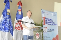 Panelista advierte desde la UASD sobre peligro corre democracia en República Dominicana