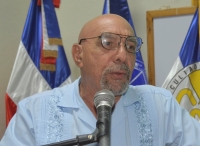 UASD auspicia conferencia sobre el Currículum basado en competencias dictada por médico cubano